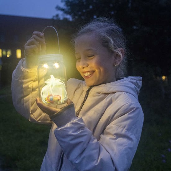 Meisje Met Wenslichtje